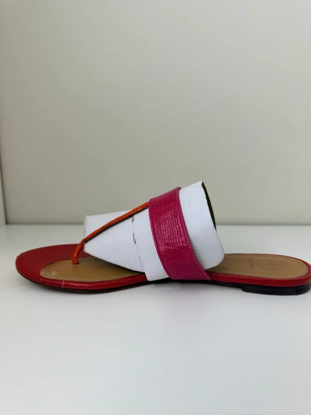 Tory Burch Kira Thong Sandals Tejus Embossed Leather Size 9.5 vacation summer